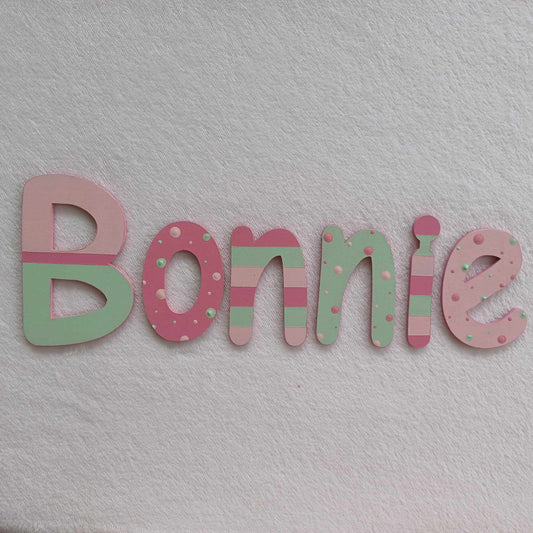 Bonnie - small letters suitable for a door.