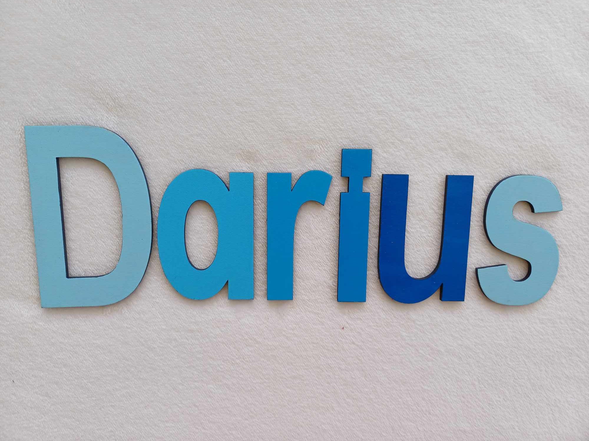 Darius - small letters suitable for a door.