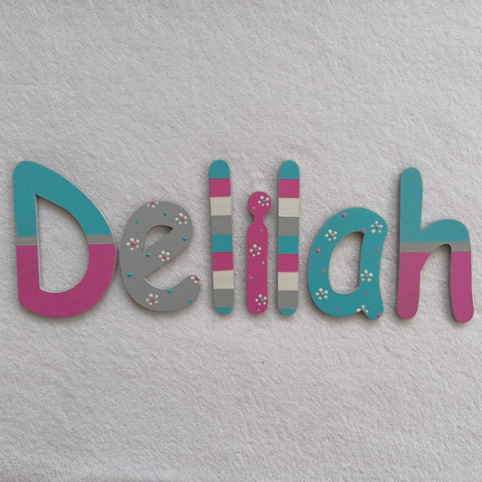 Delilah - small letters suitable for a door.