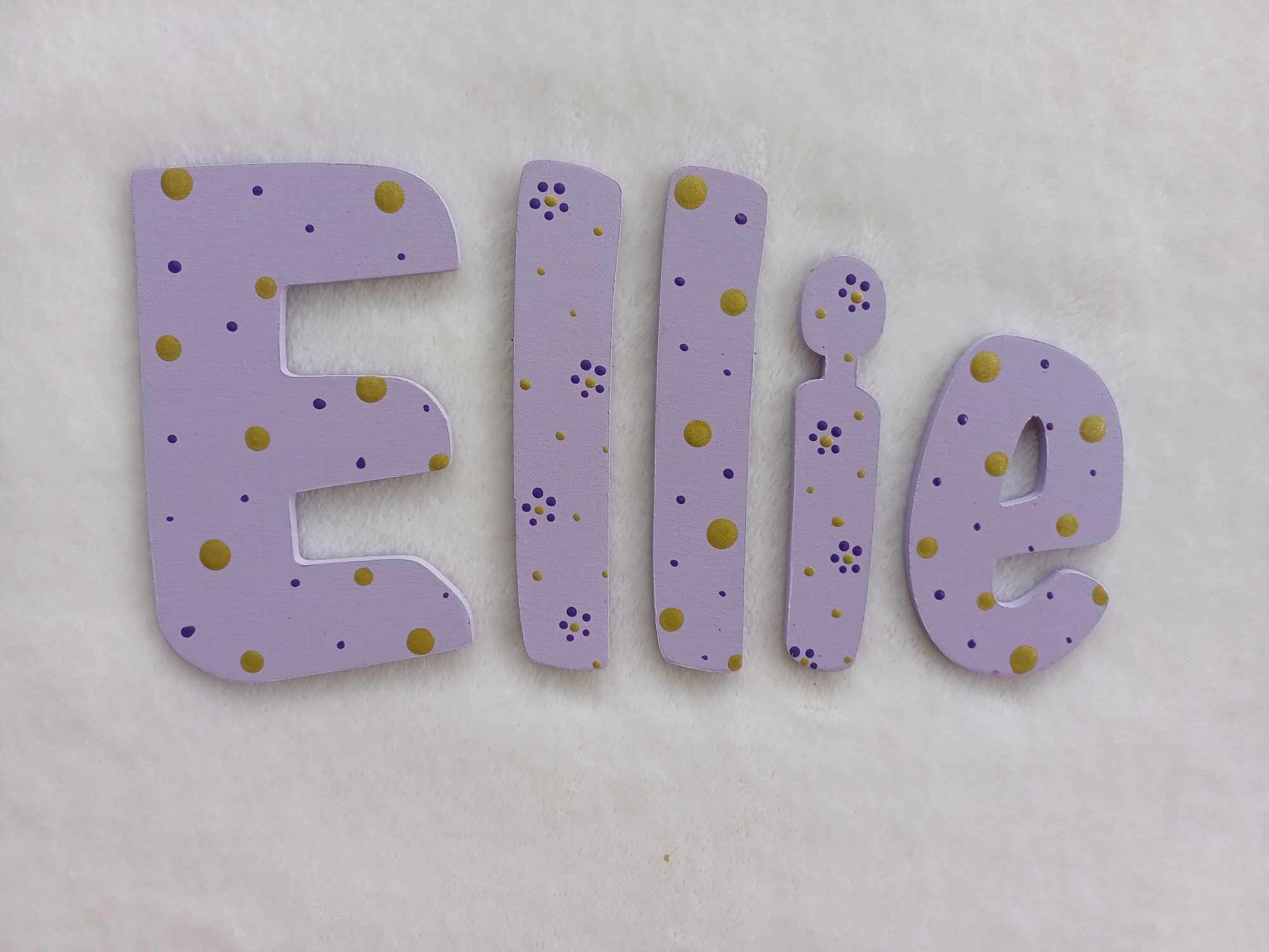 Ellie - small letters suitable for a door.