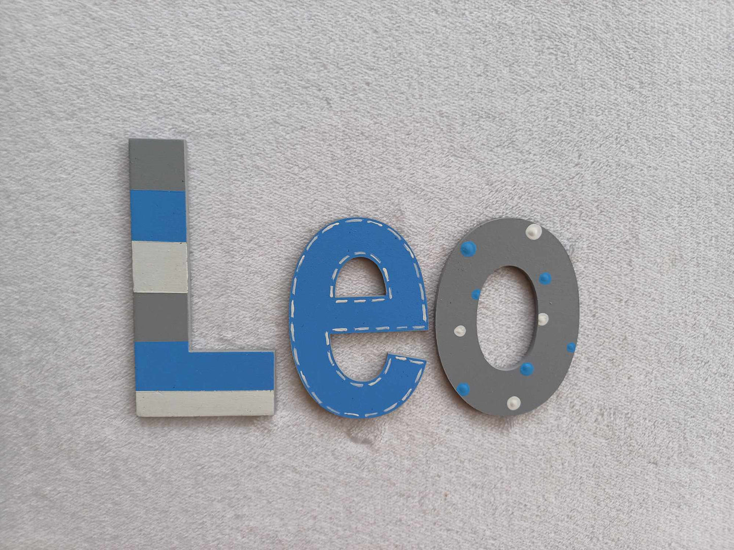 Leo - small letters suitable for a door.