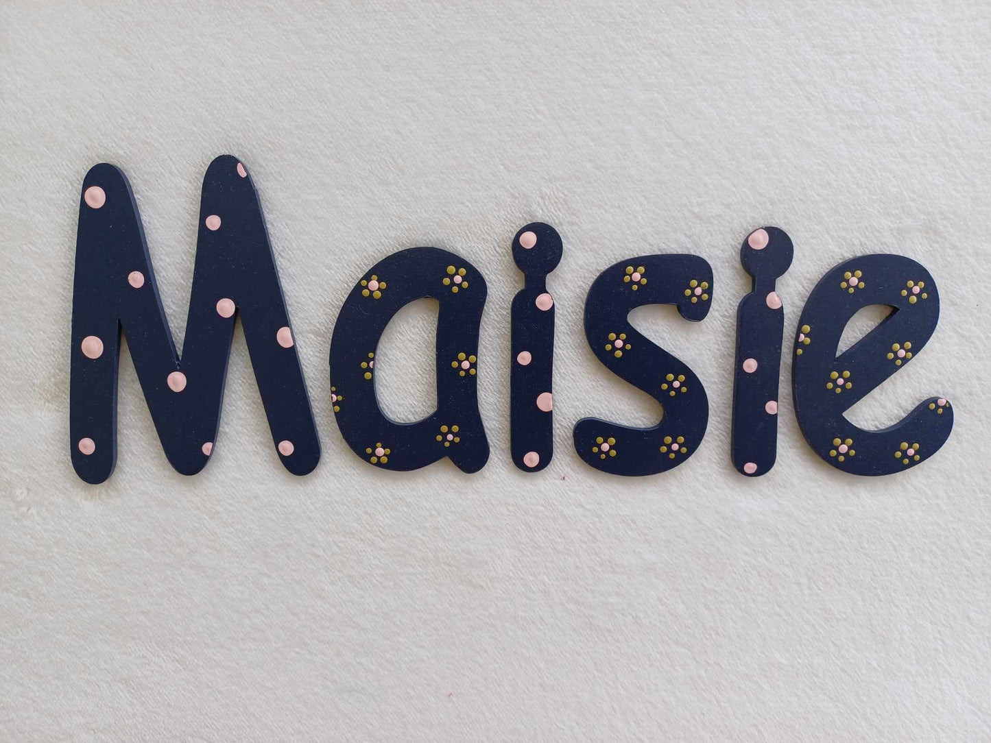 Maisie - small letters suitable for a door.