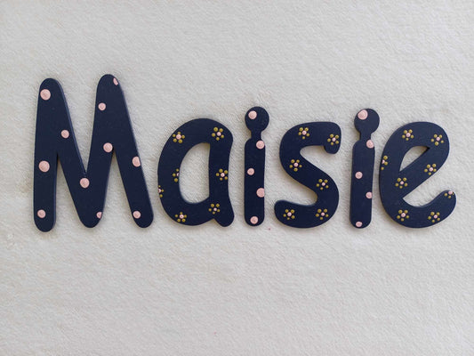 Maisie - small letters suitable for a door.