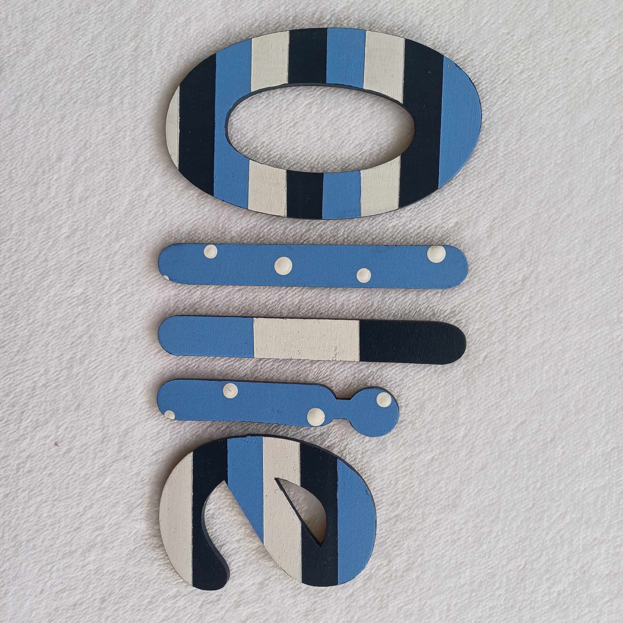 Ollie - small letters suitable for a door.