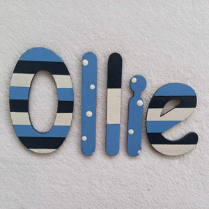 Ollie - small letters suitable for a door.