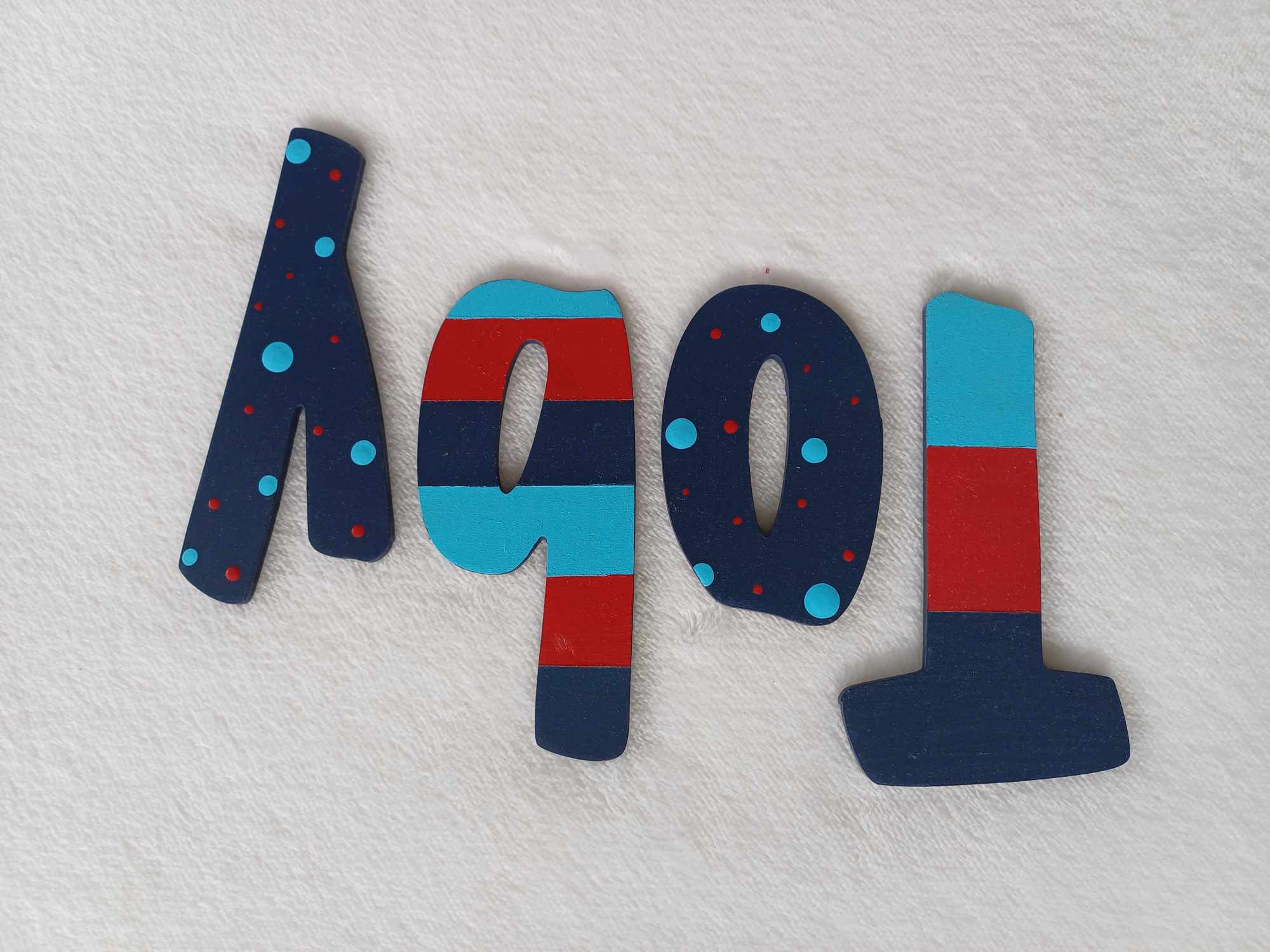 Toby - small letters suitable for a door.