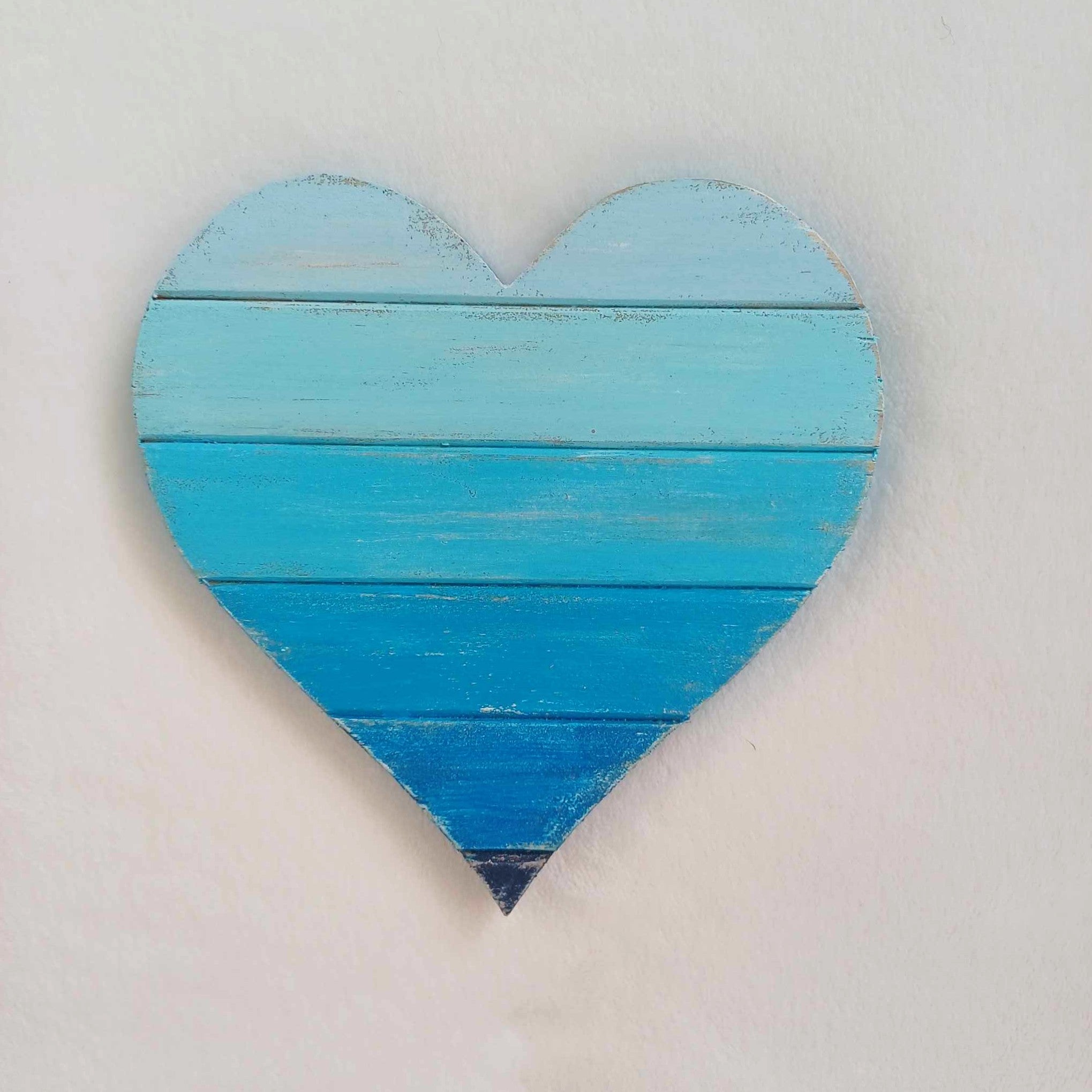 Summer, beachy vibe wall heart.