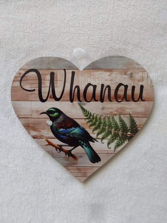 Whanau wall heart - Small