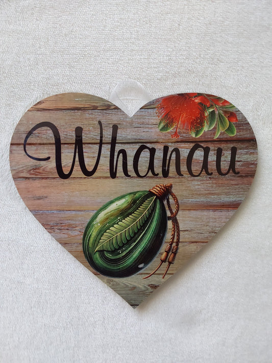 Whanau wall heart - Small